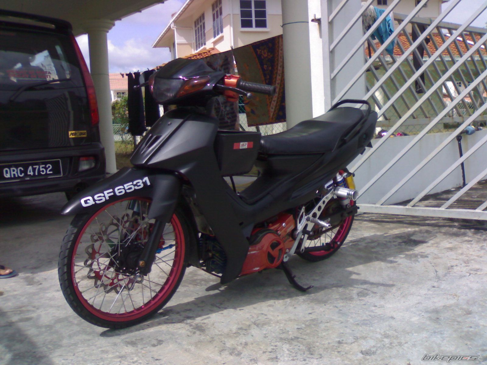 Photo 1512592