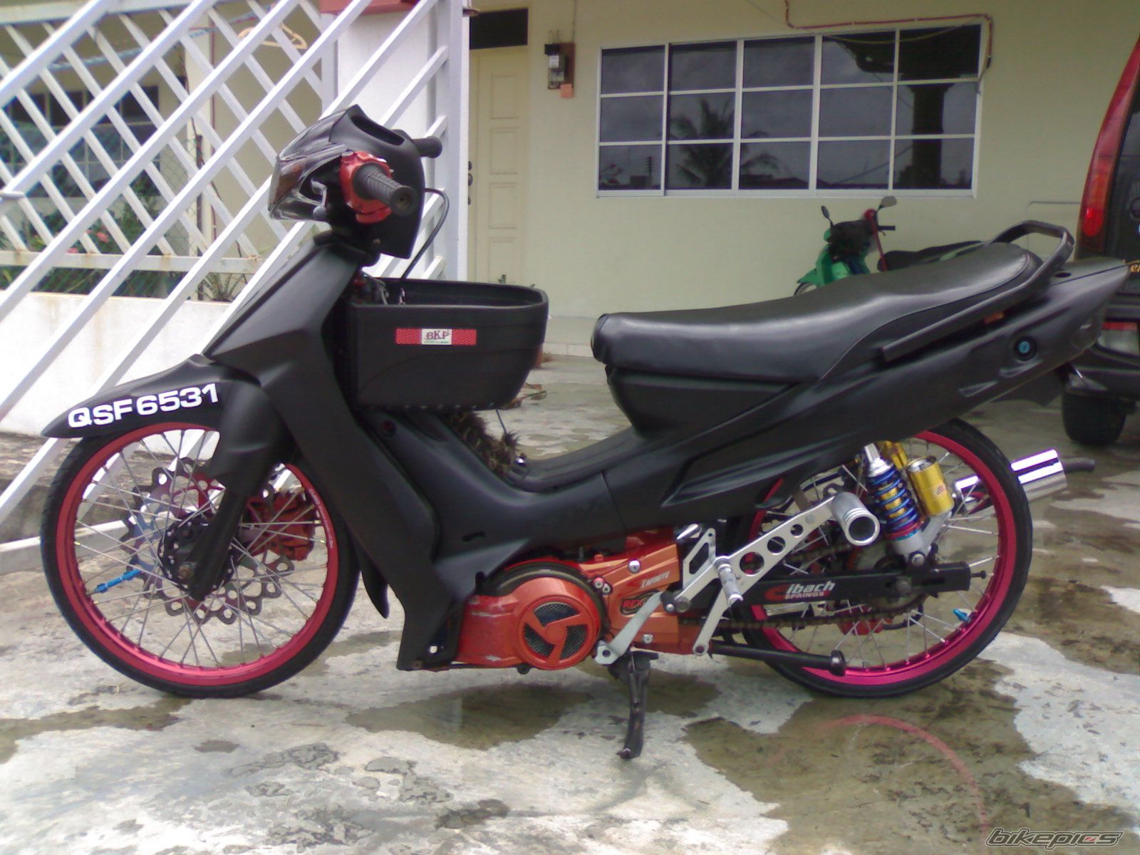 Photo 1512593