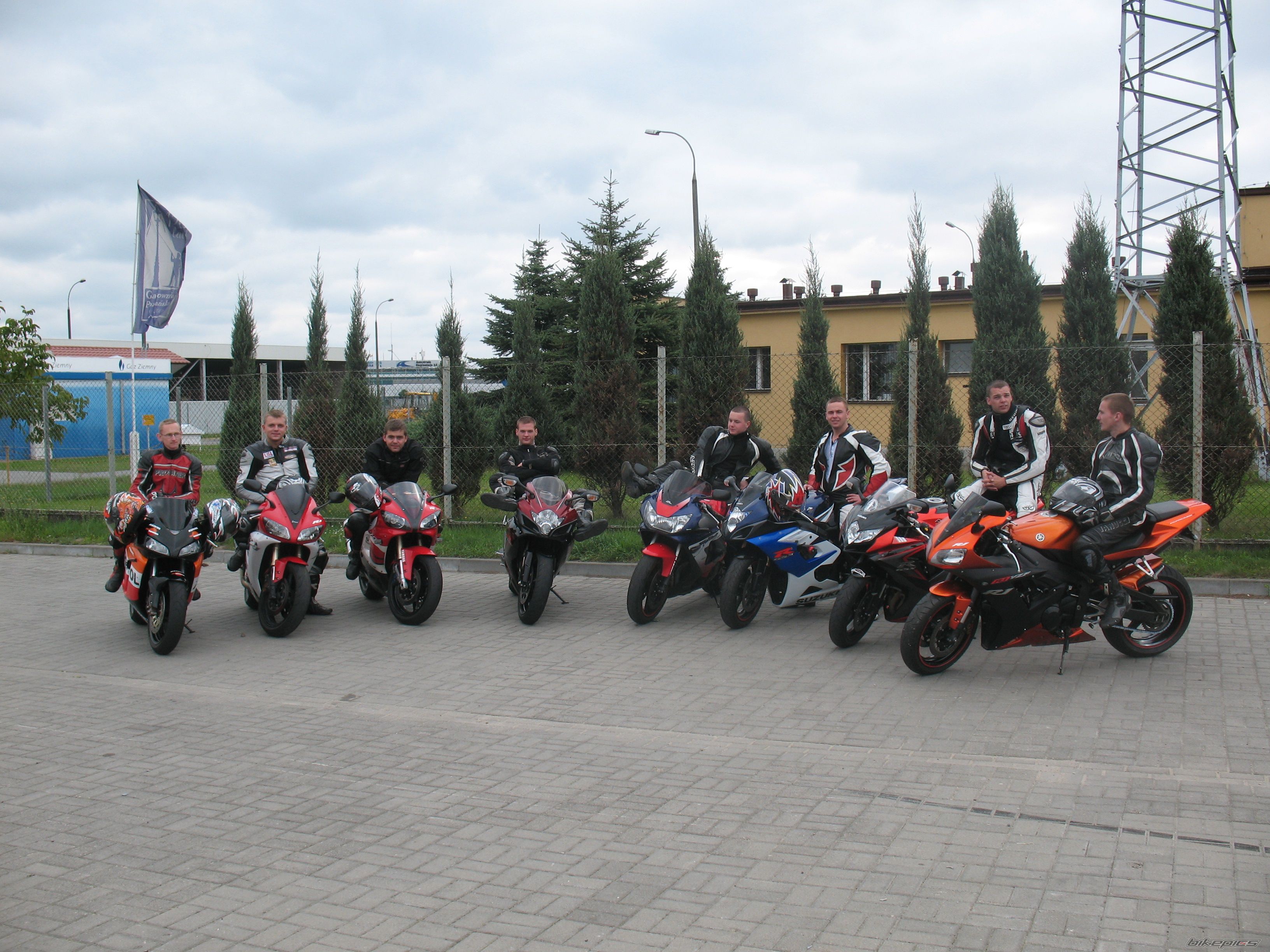 Photo 1512679