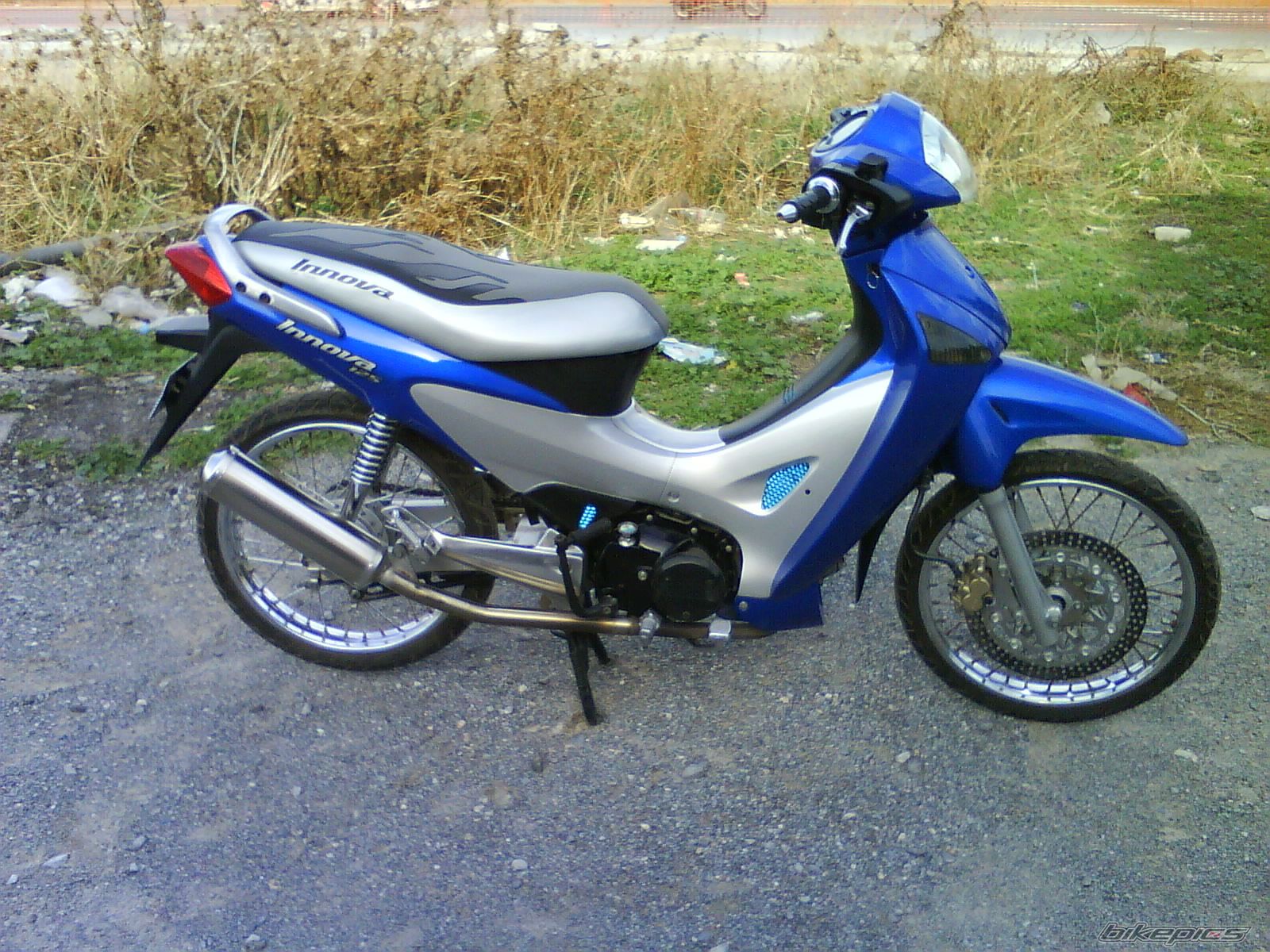 Photo 1512703