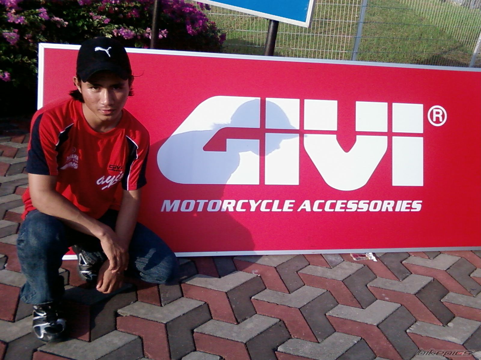 Photo 1512758