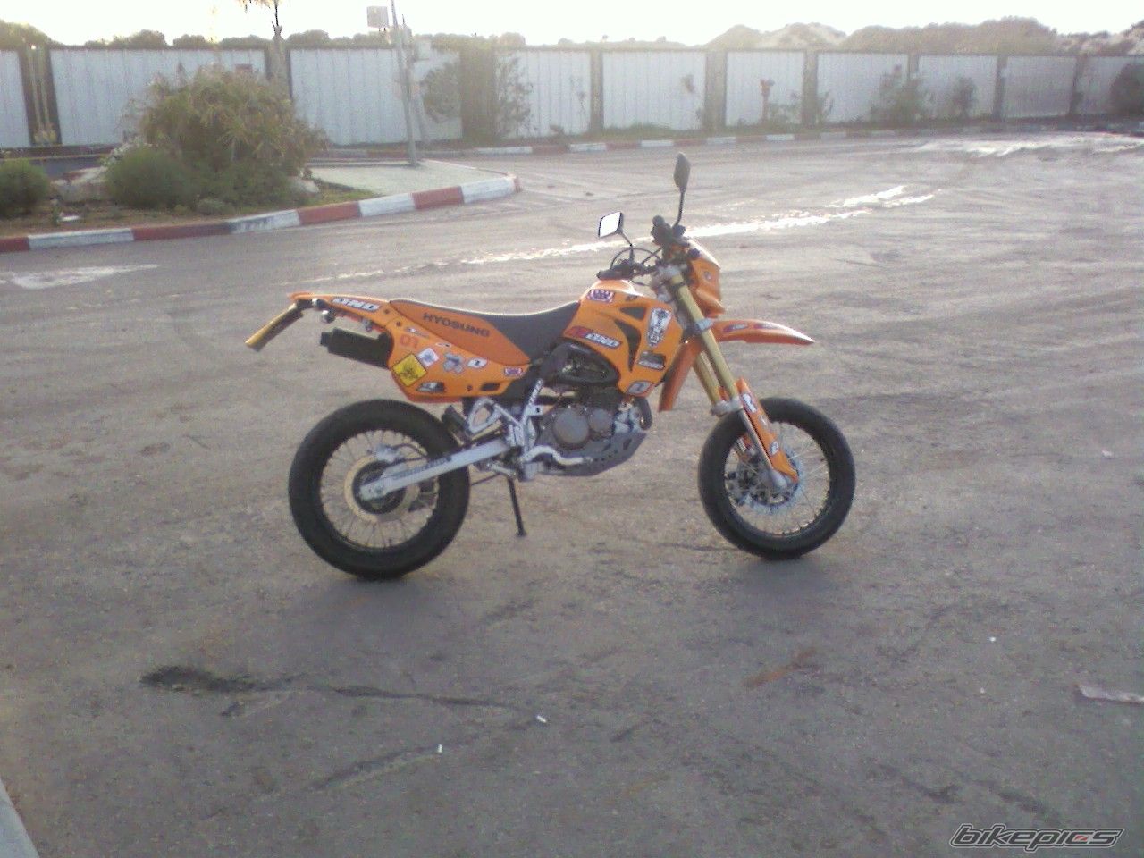 Photo 1512781