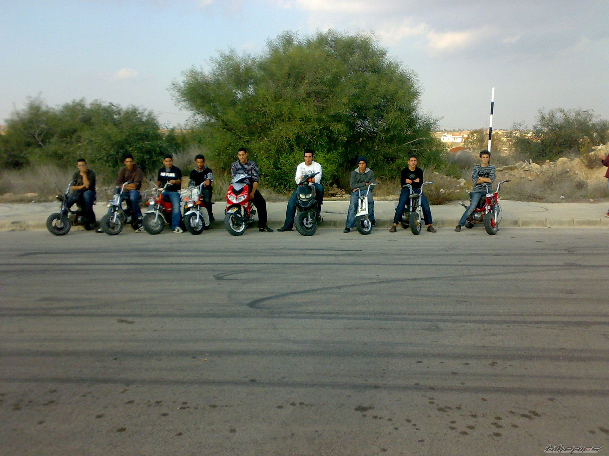 Photo 1512803