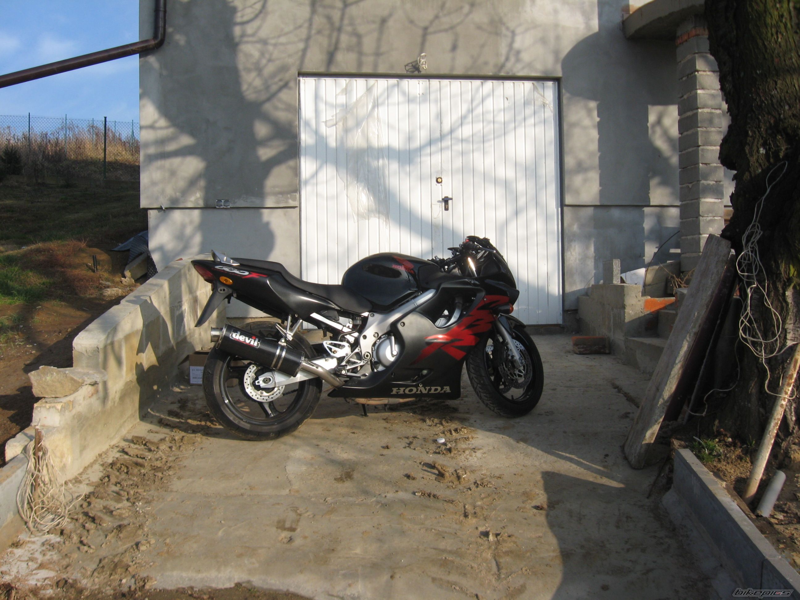 Photo 1512889