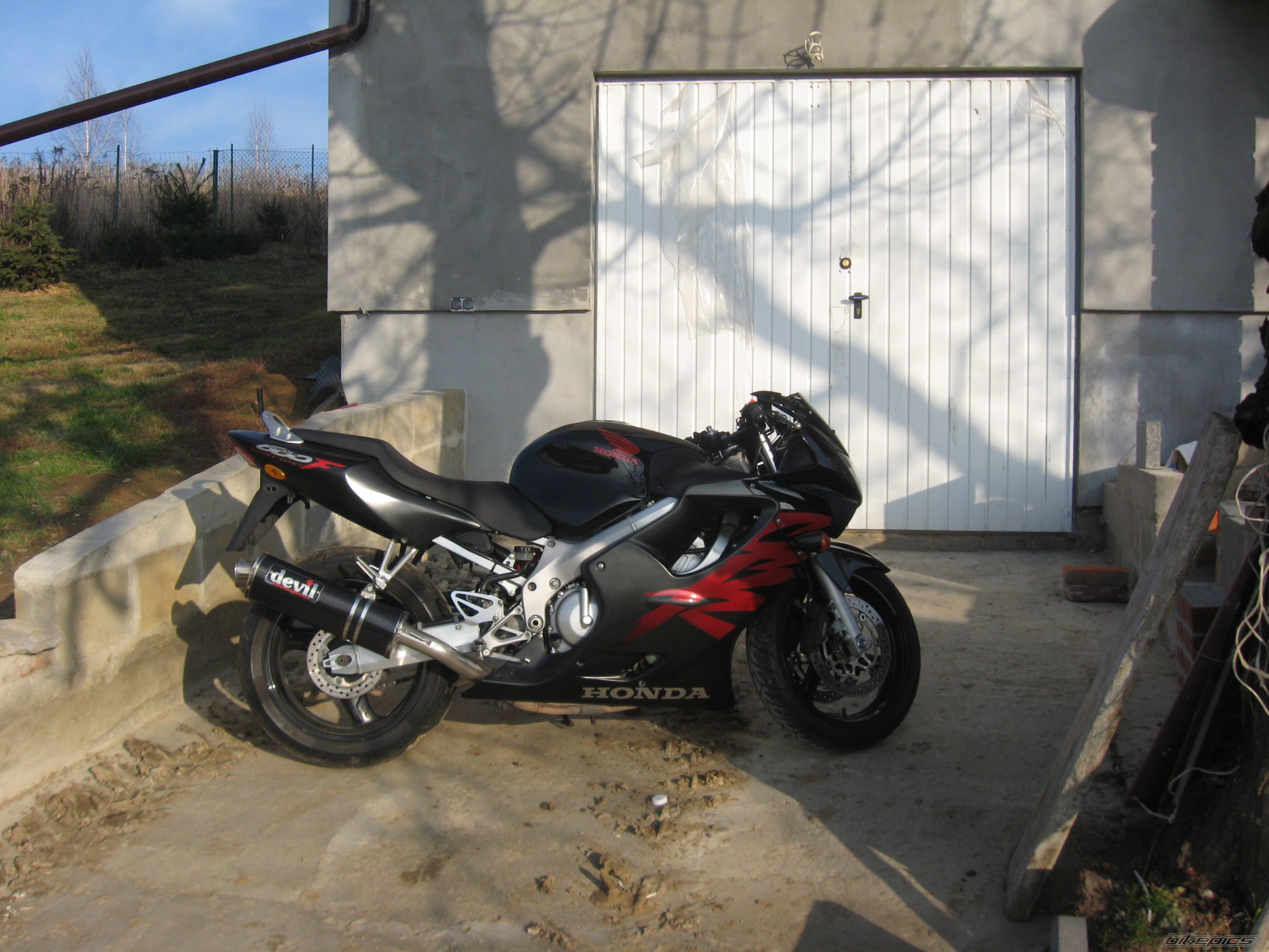 Photo 1512890