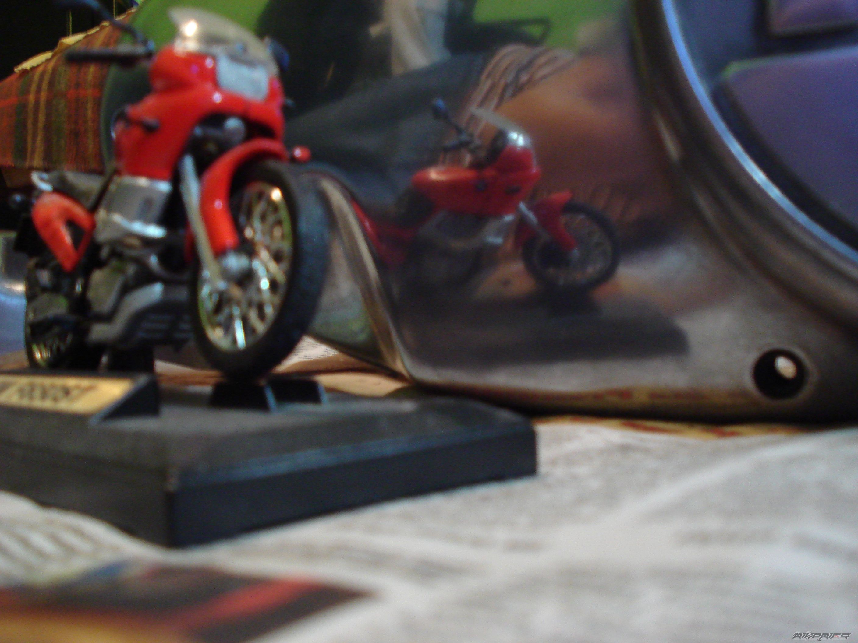 Photo 1512979