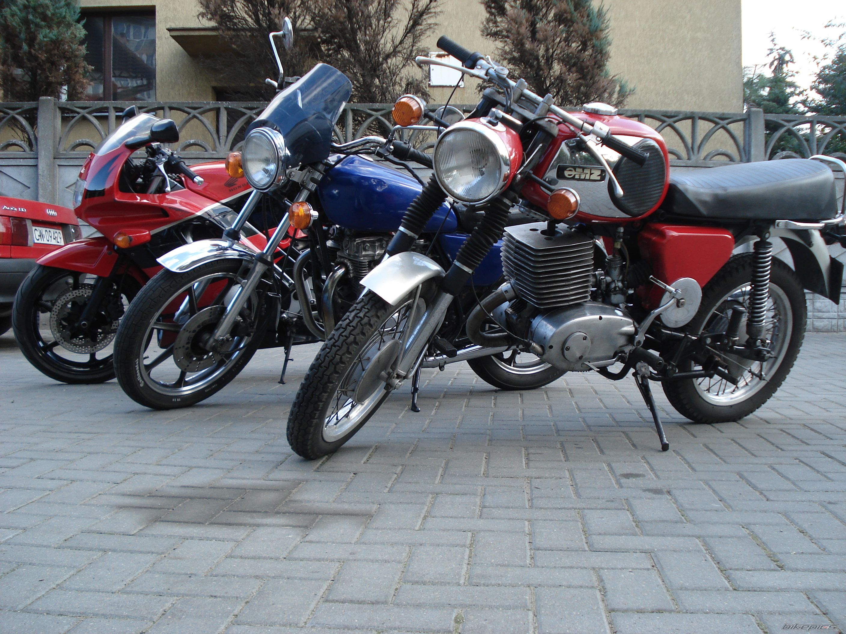 Photo 1512982