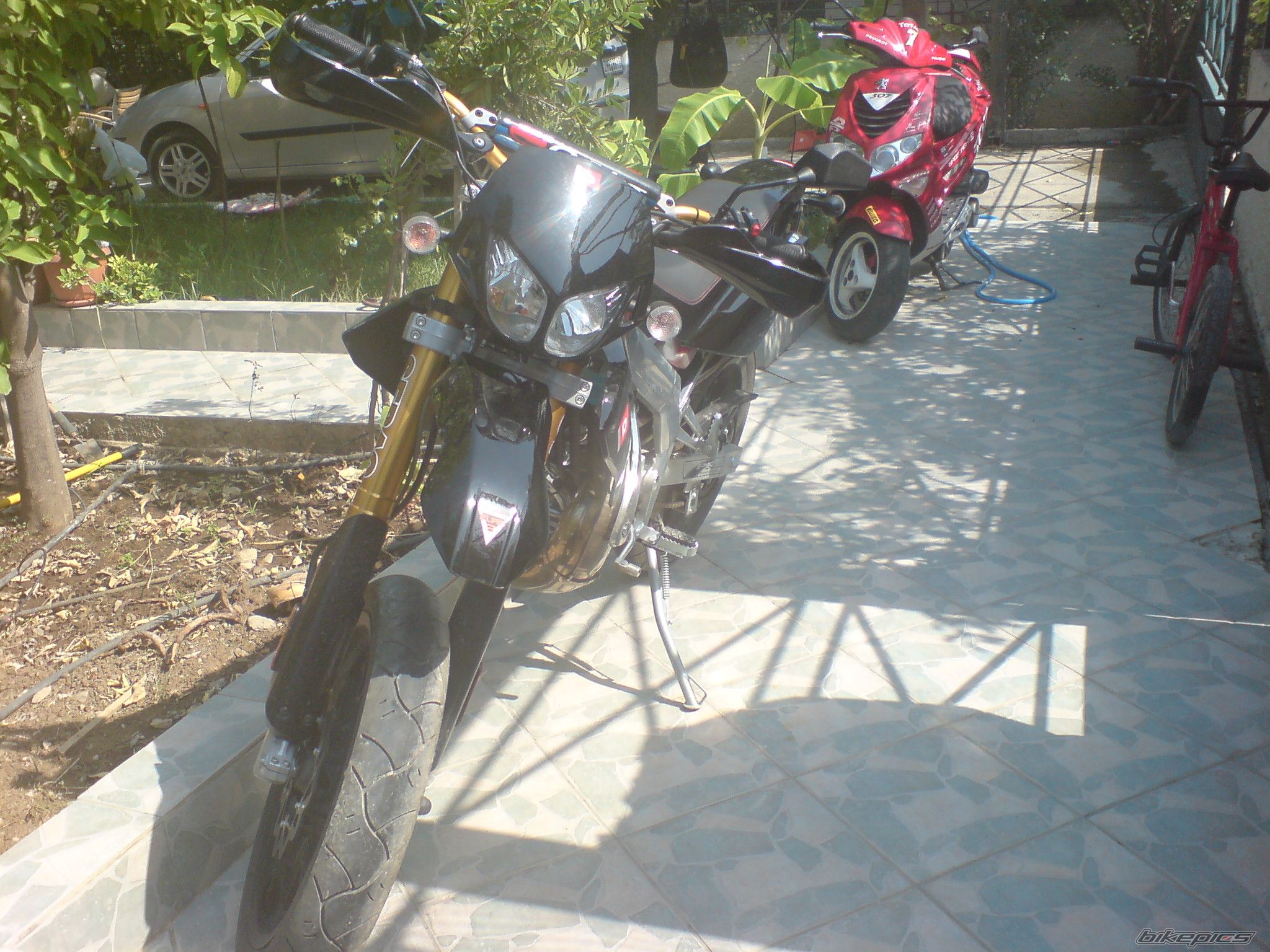 Photo 1512993