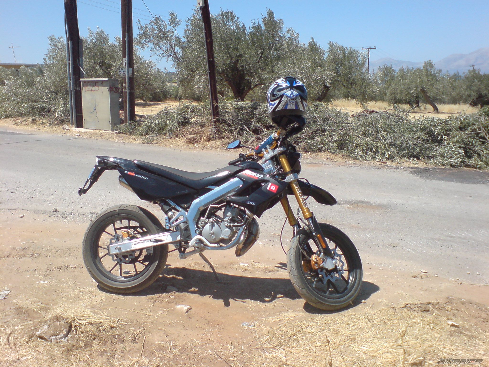 Photo 1512995