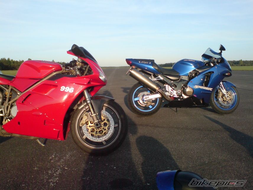 Photo 1513753
