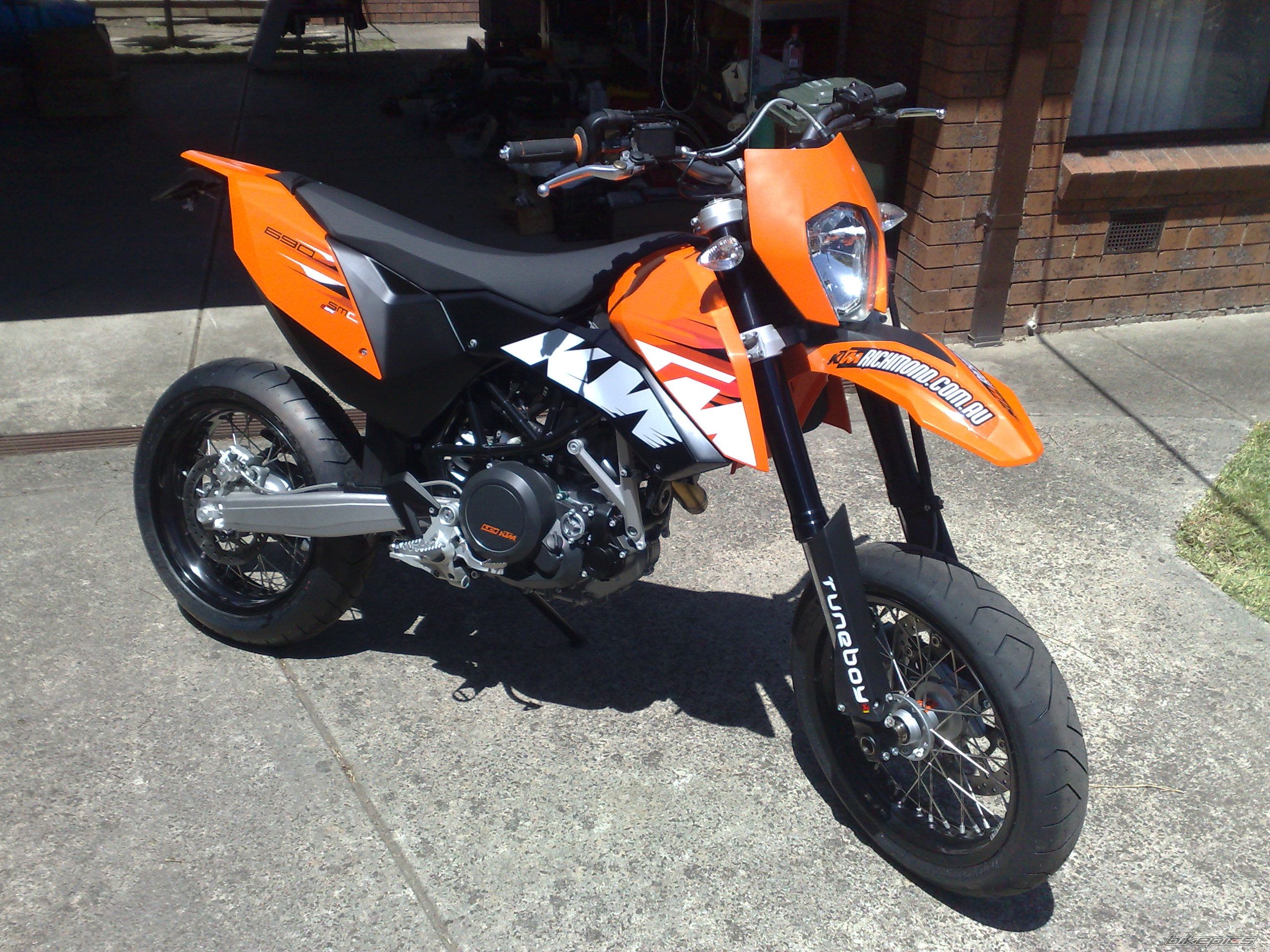 Photo 1513884