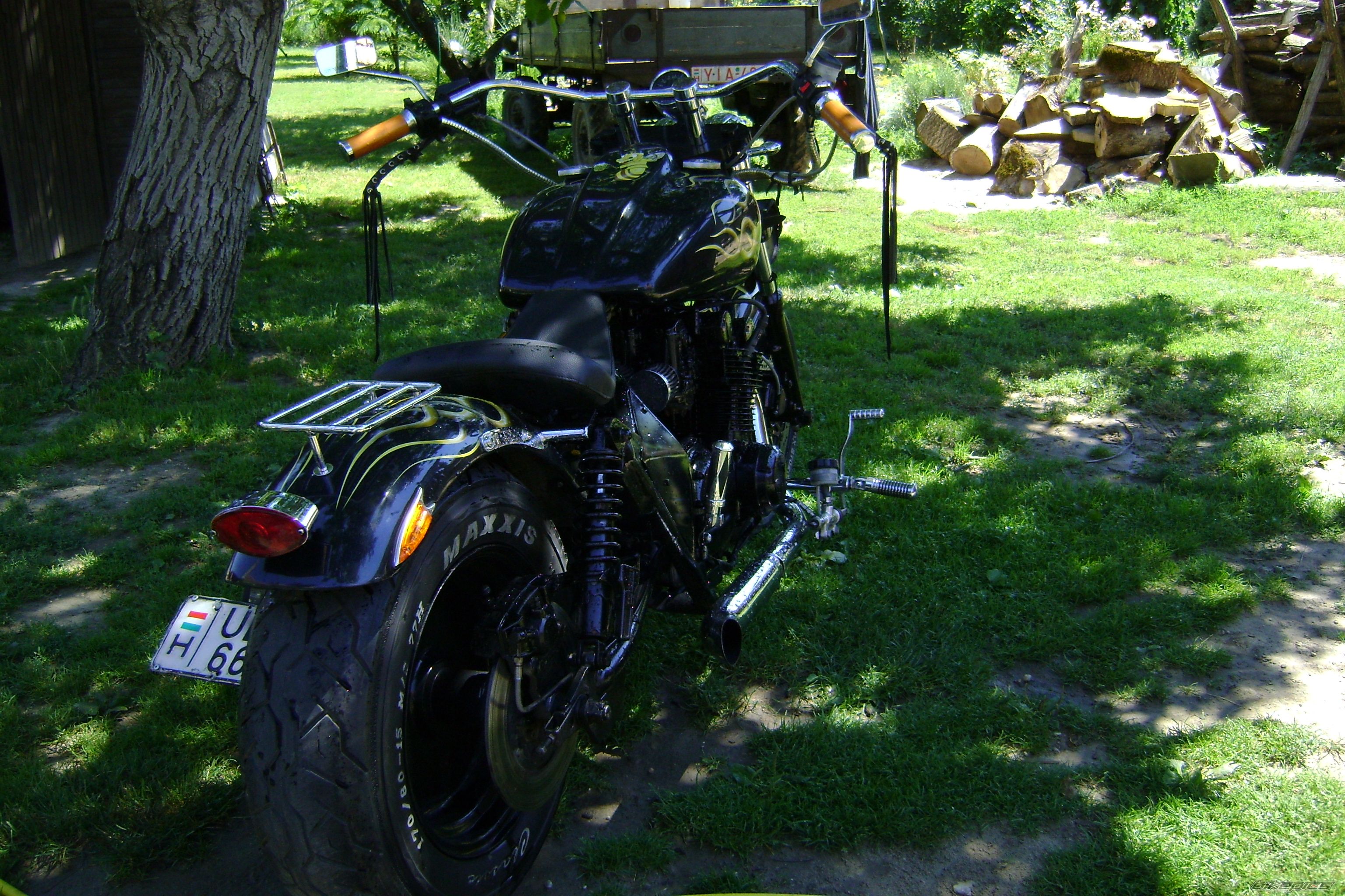 Photo 1514106