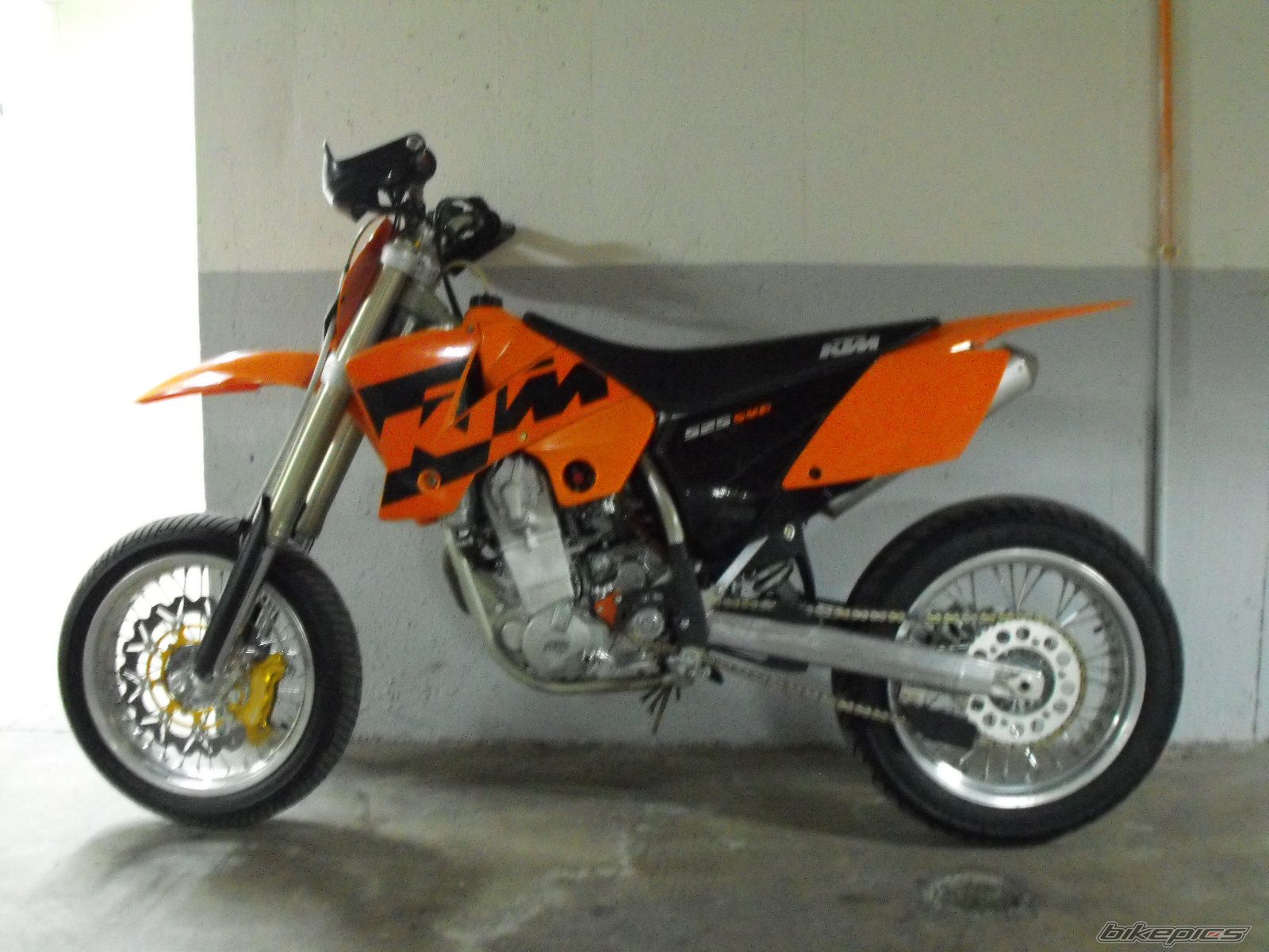 Photo 1515853
