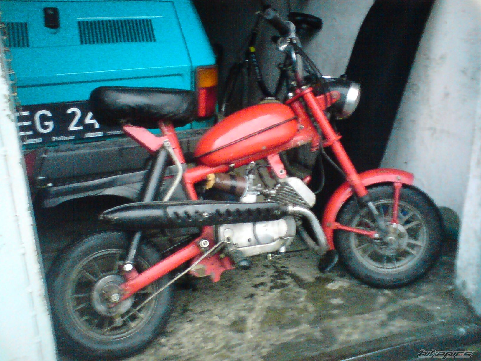 Photo 1516187