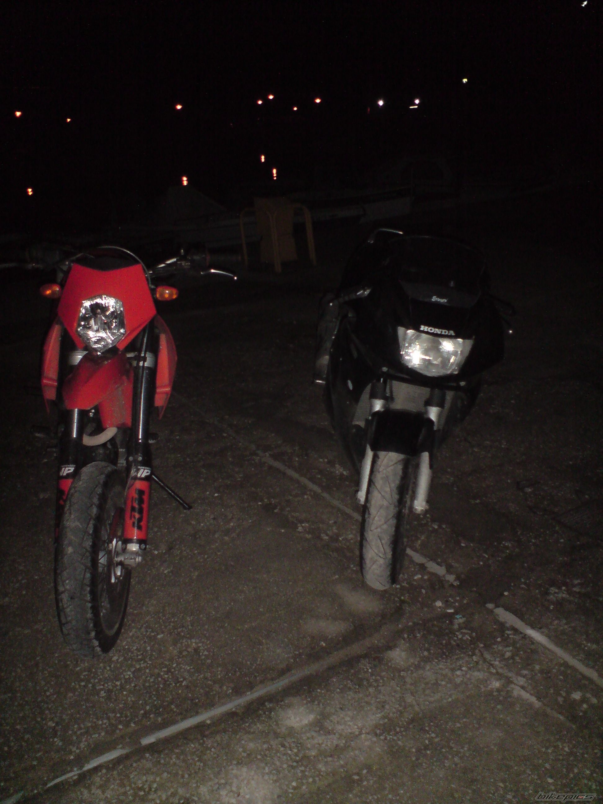 Photo 1516381