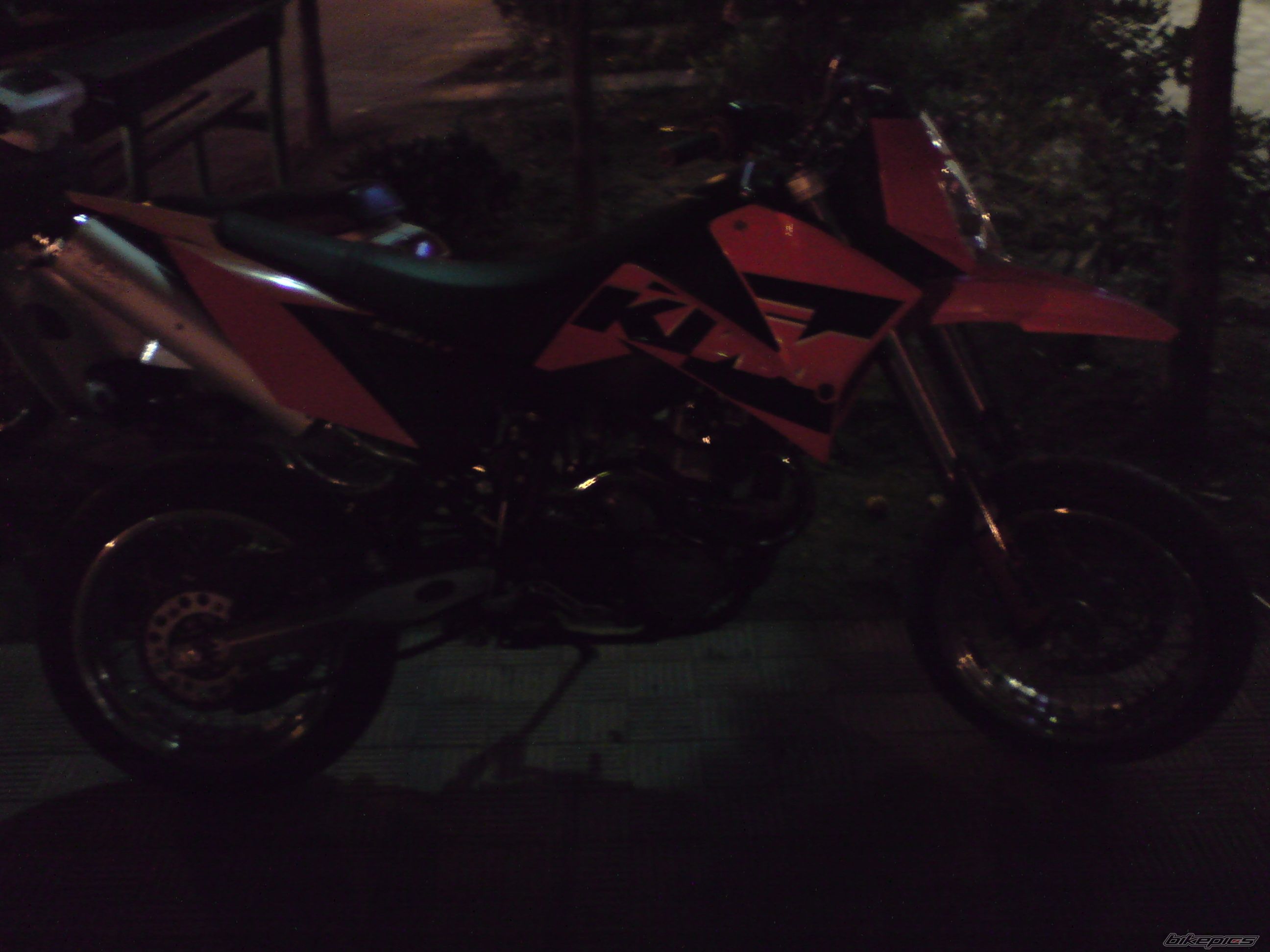 Photo 1516386
