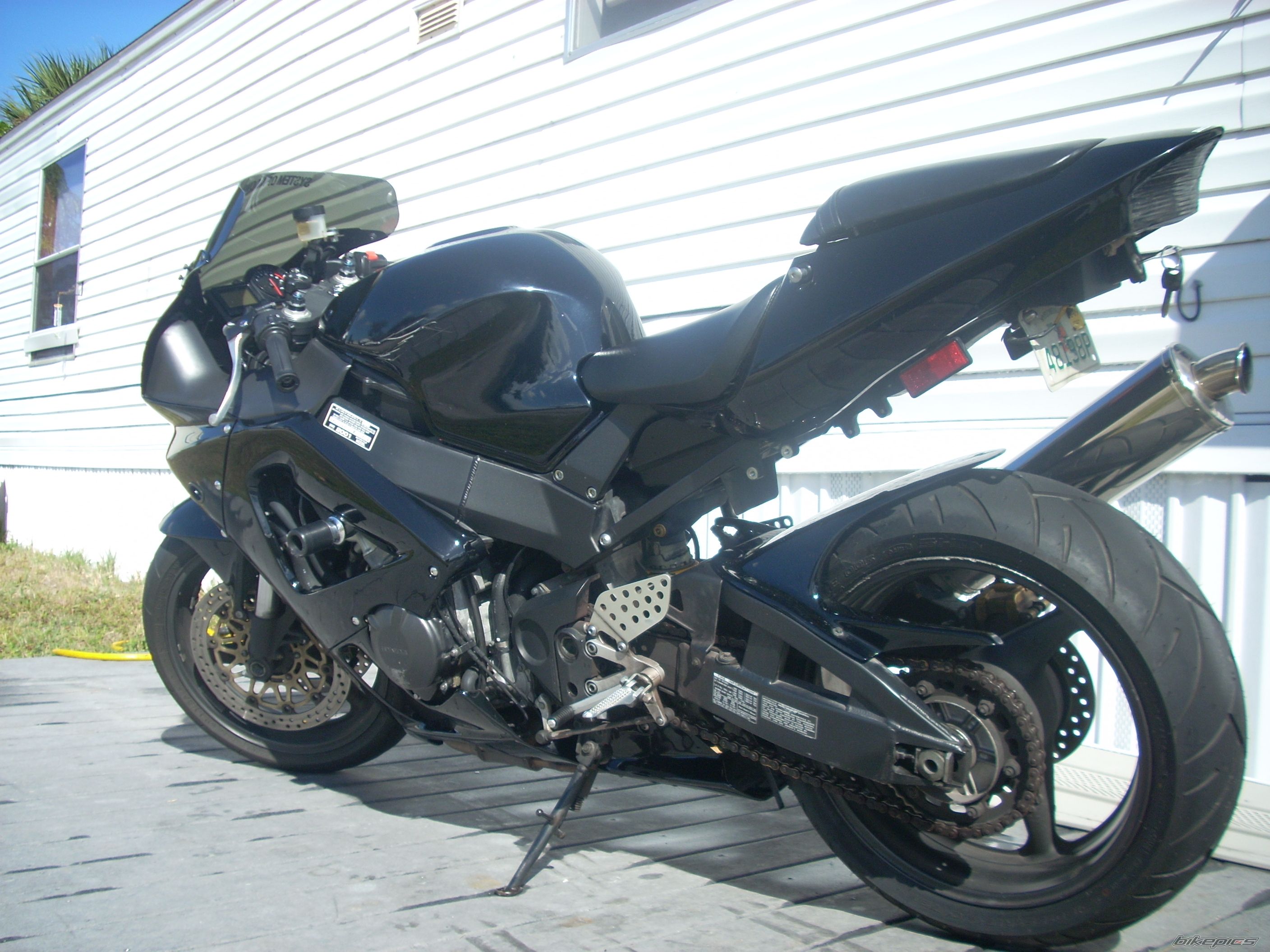 Photo 1516393