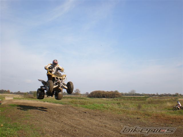 Photo 1516672