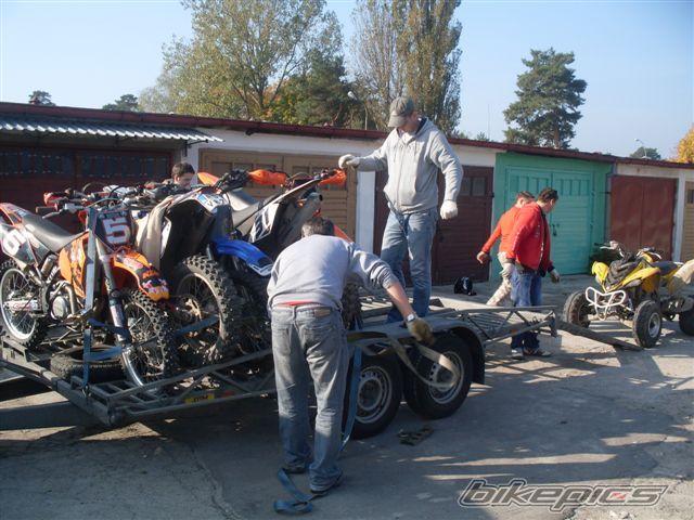 Photo 1516674