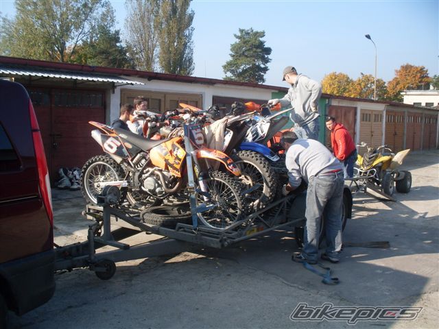 Photo 1516675