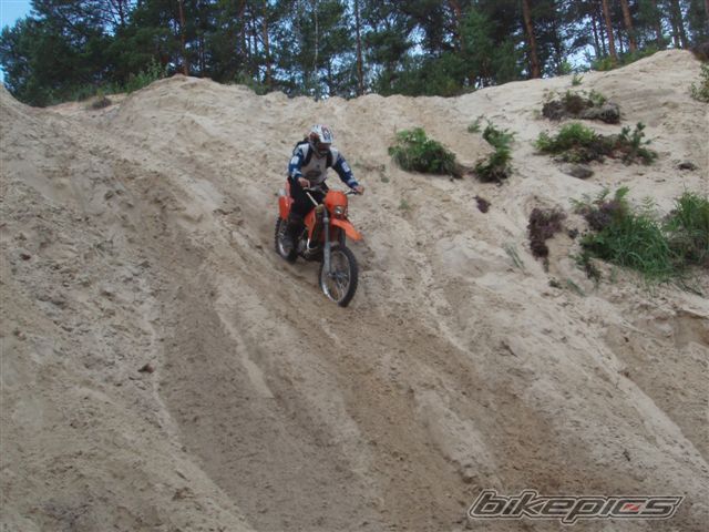 Photo 1516755