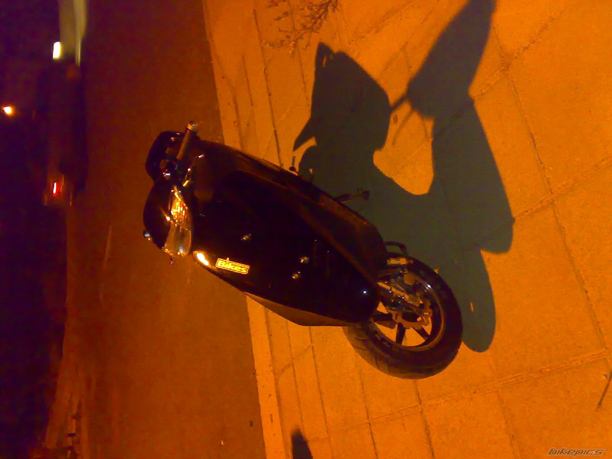 Photo 1516799