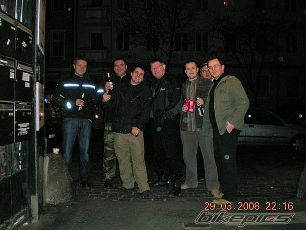 Photo 1516879