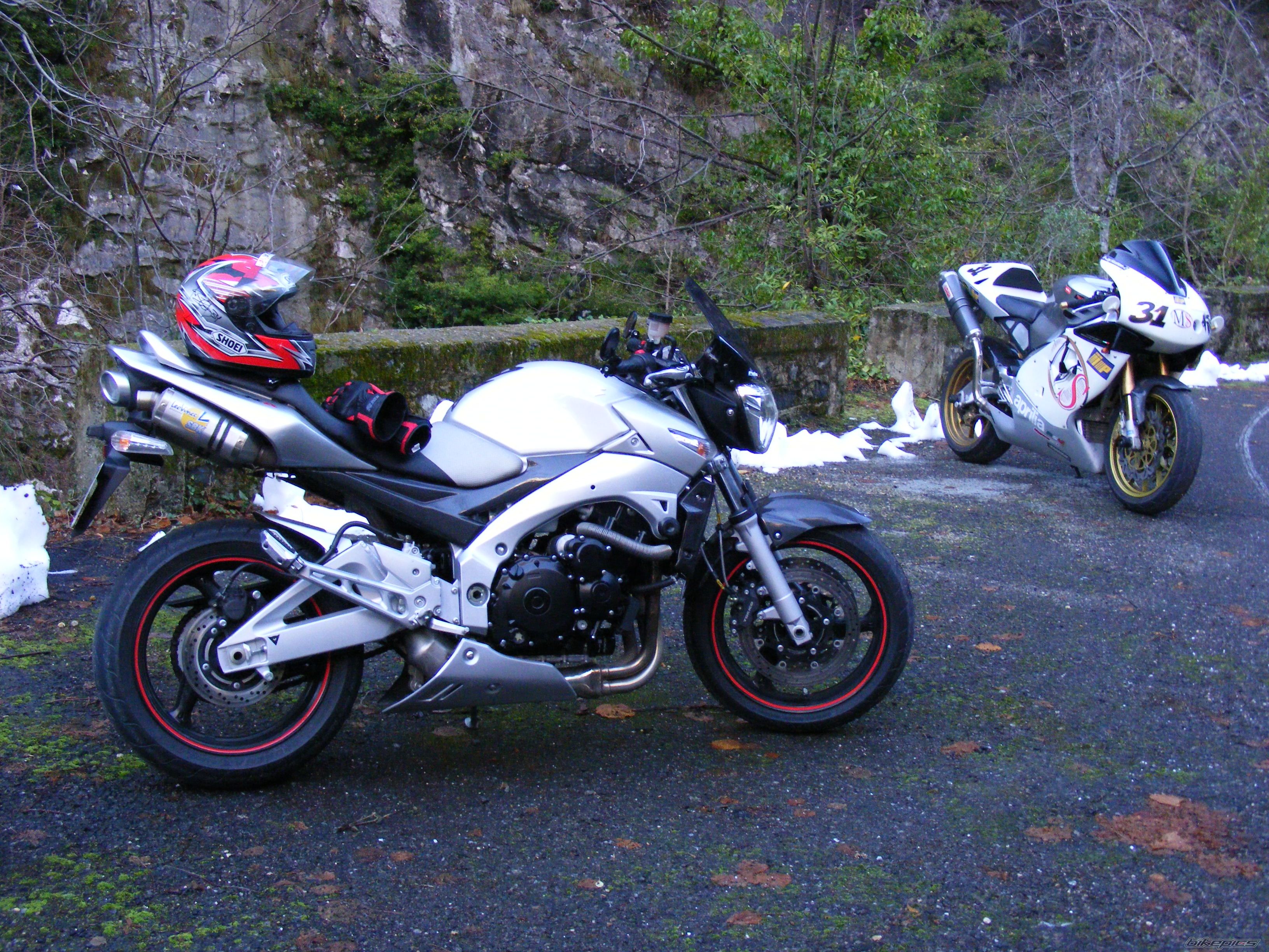 Photo 1517593