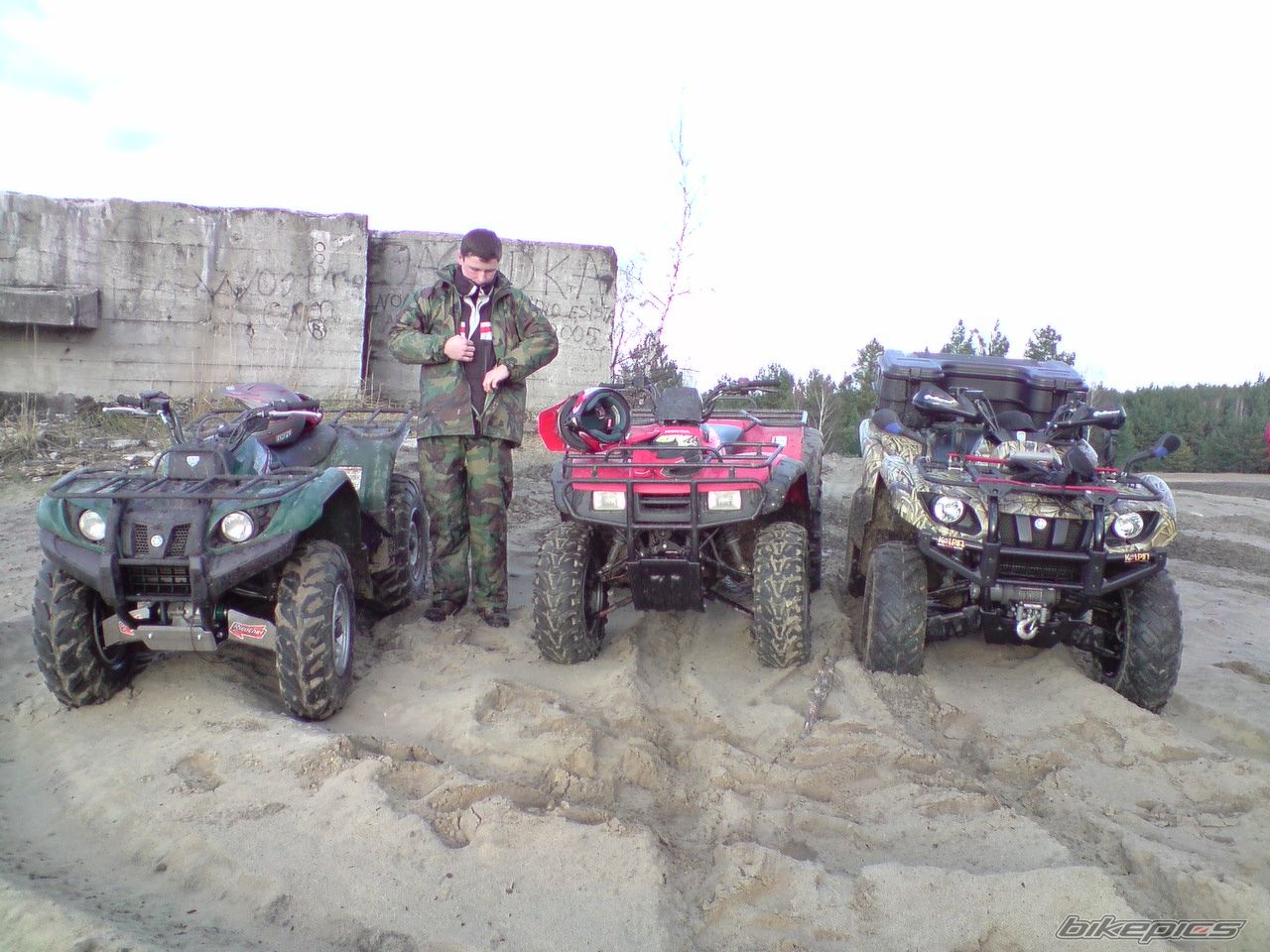Photo 1517686