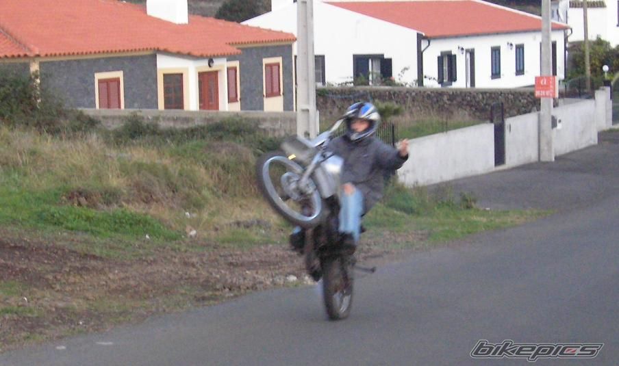 Photo 1517760