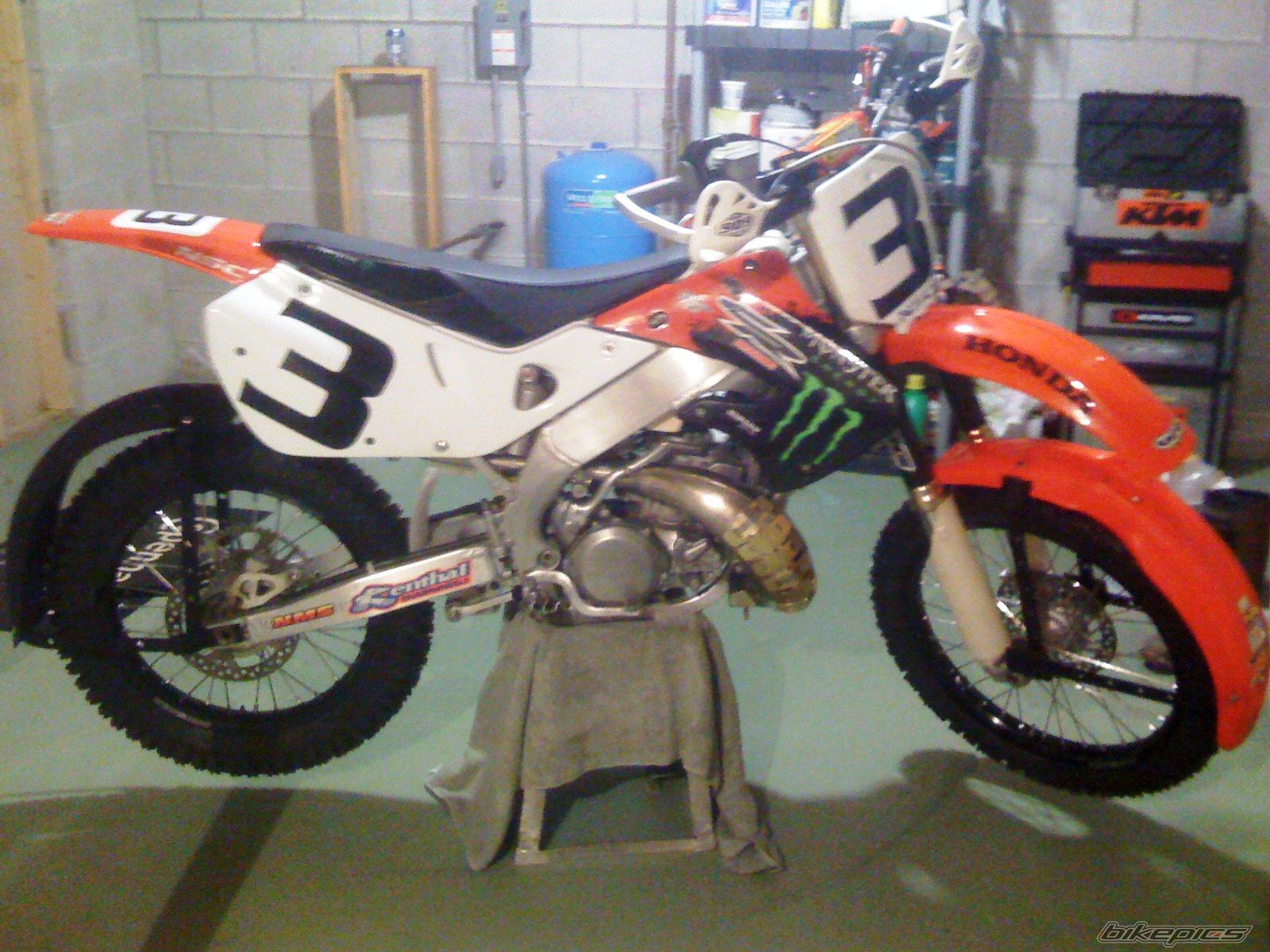 Photo 1518369