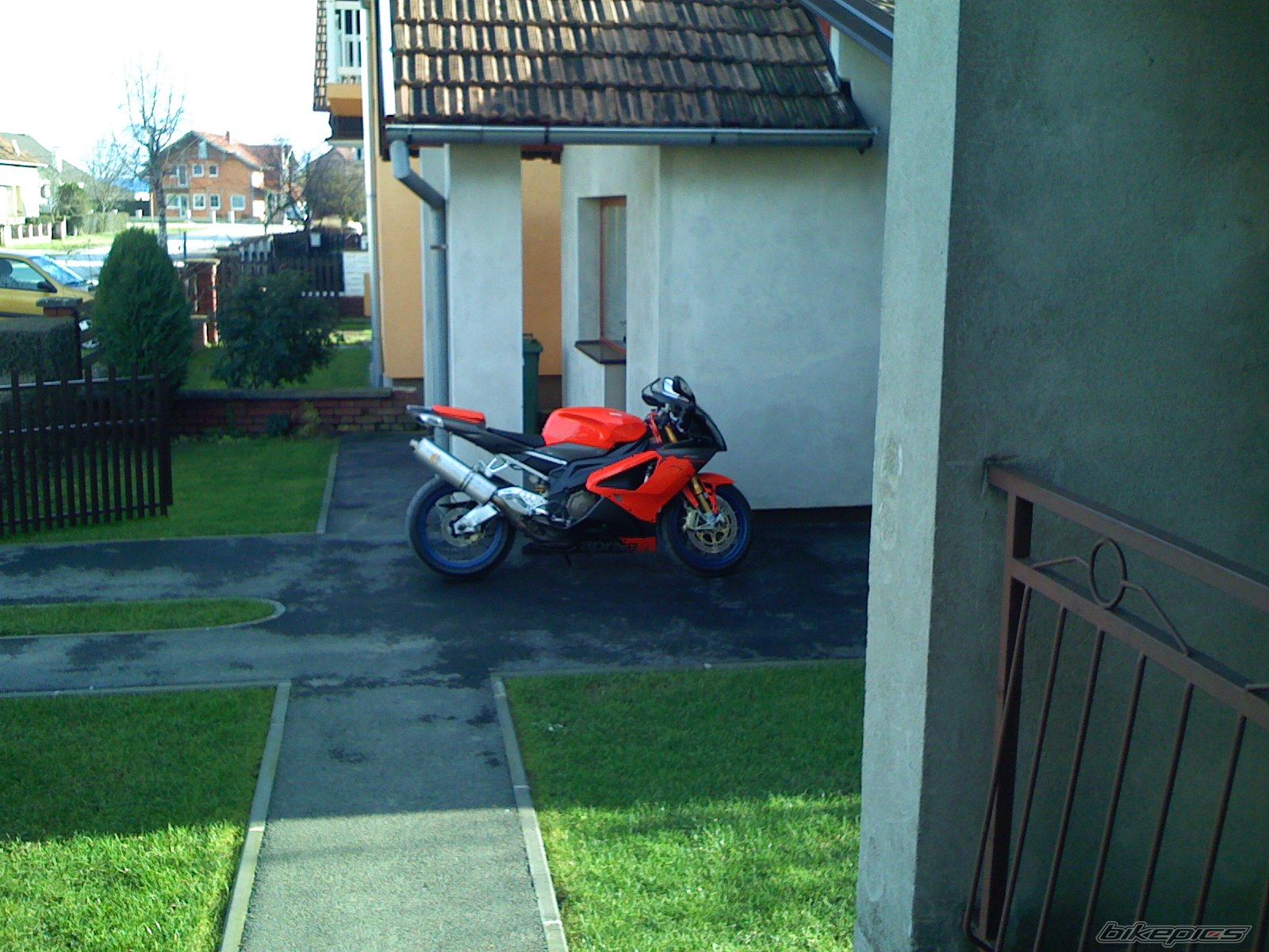 Photo 1518399