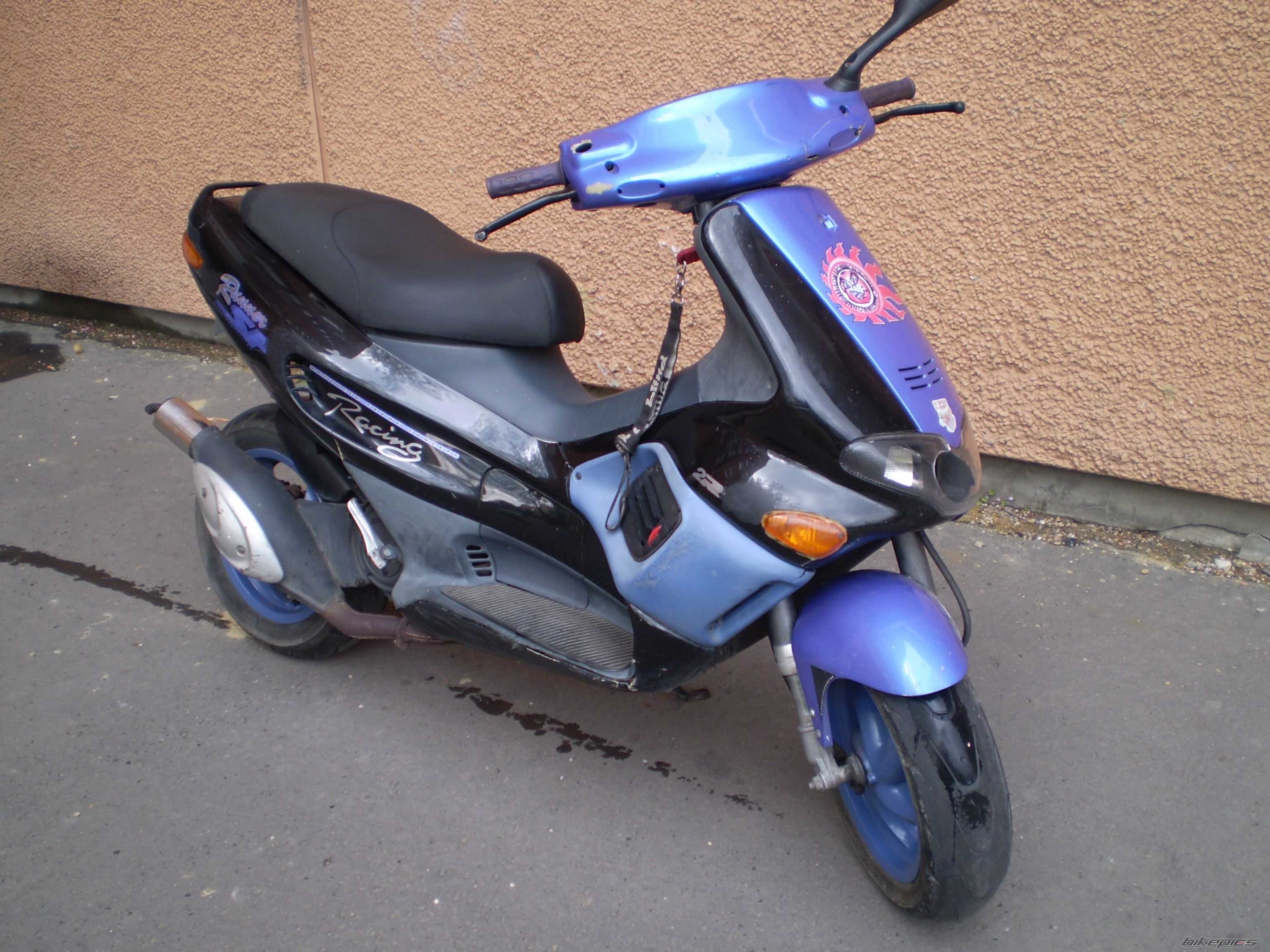 Photo 1518521
