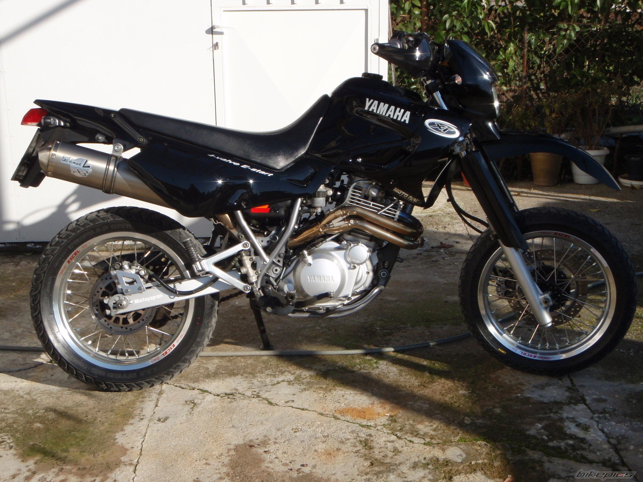 Photo 1518694