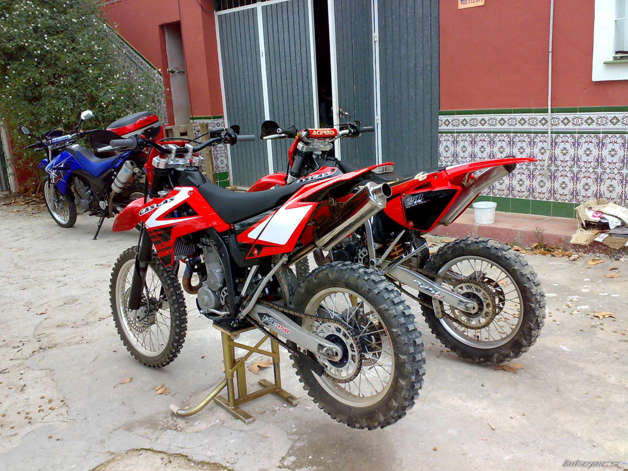 Photo 1518880