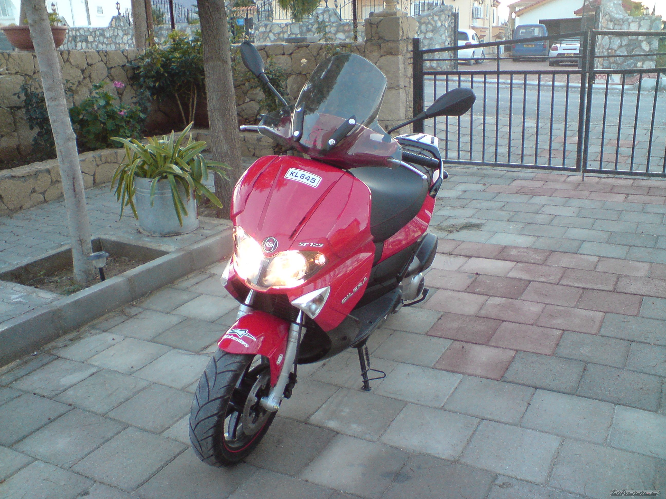 Photo 1519093