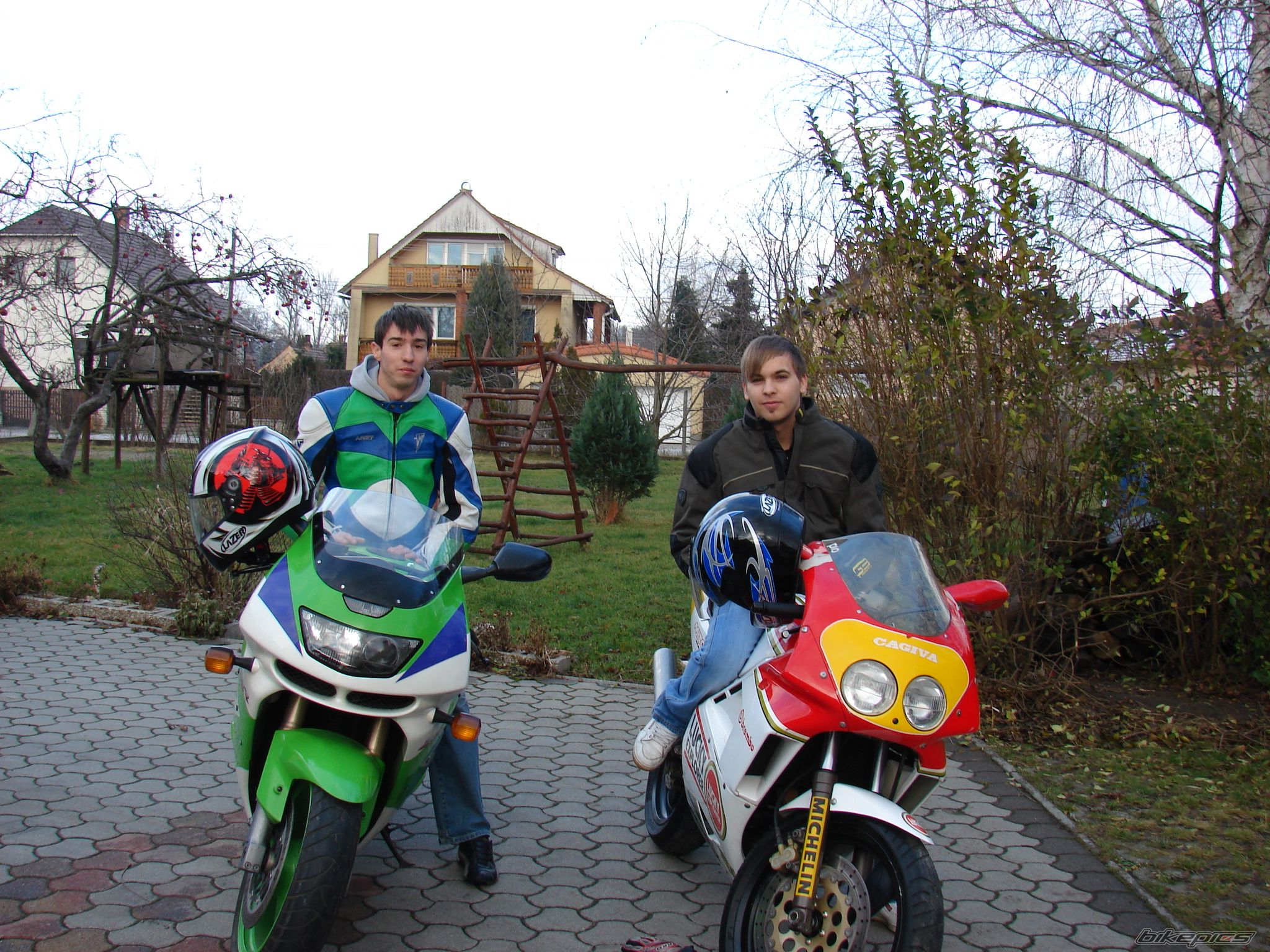 Photo 1519225