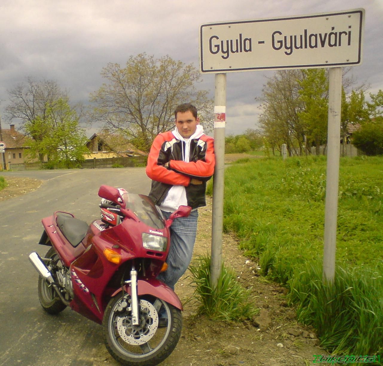 Photo 1519405