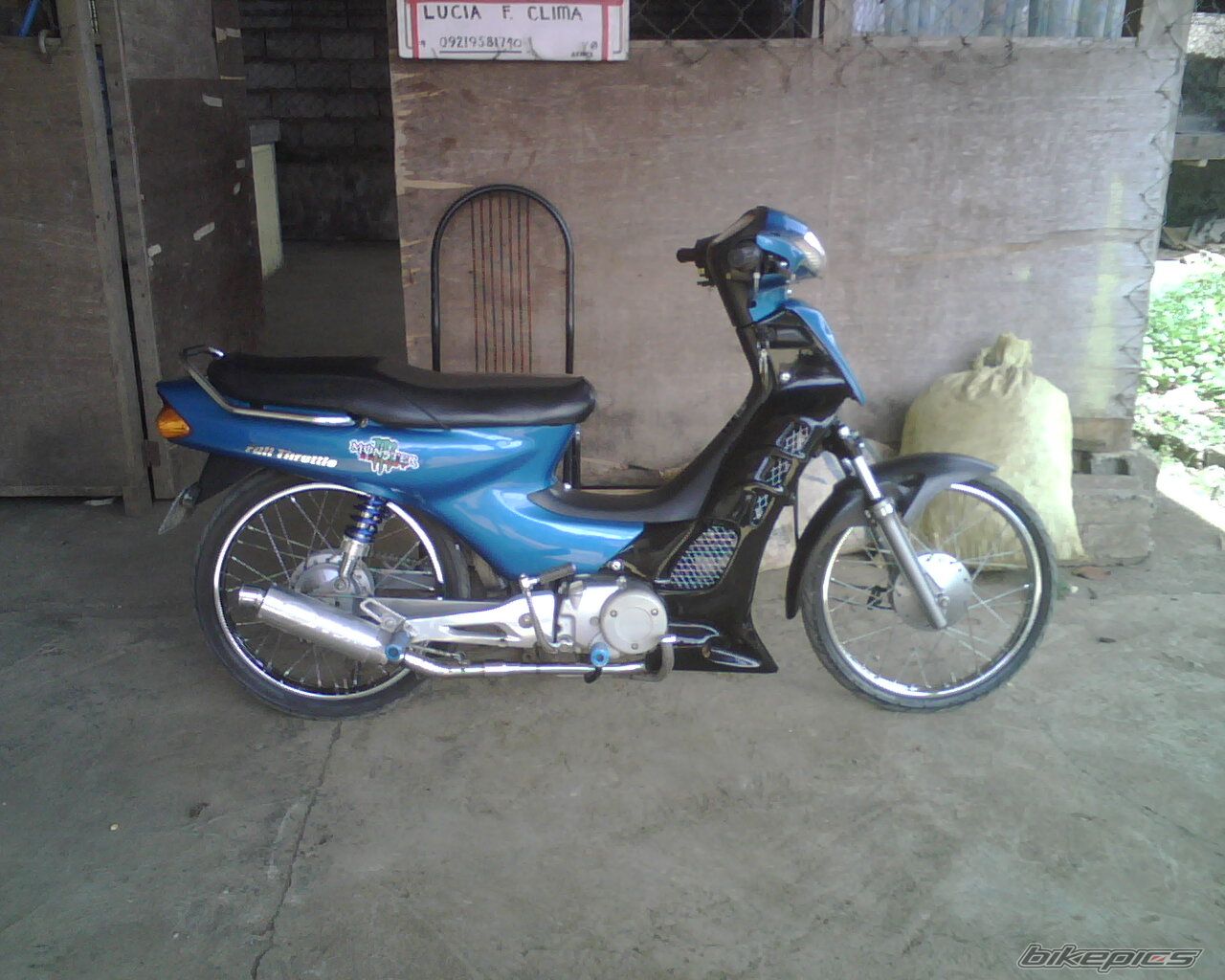 Photo 1519643
