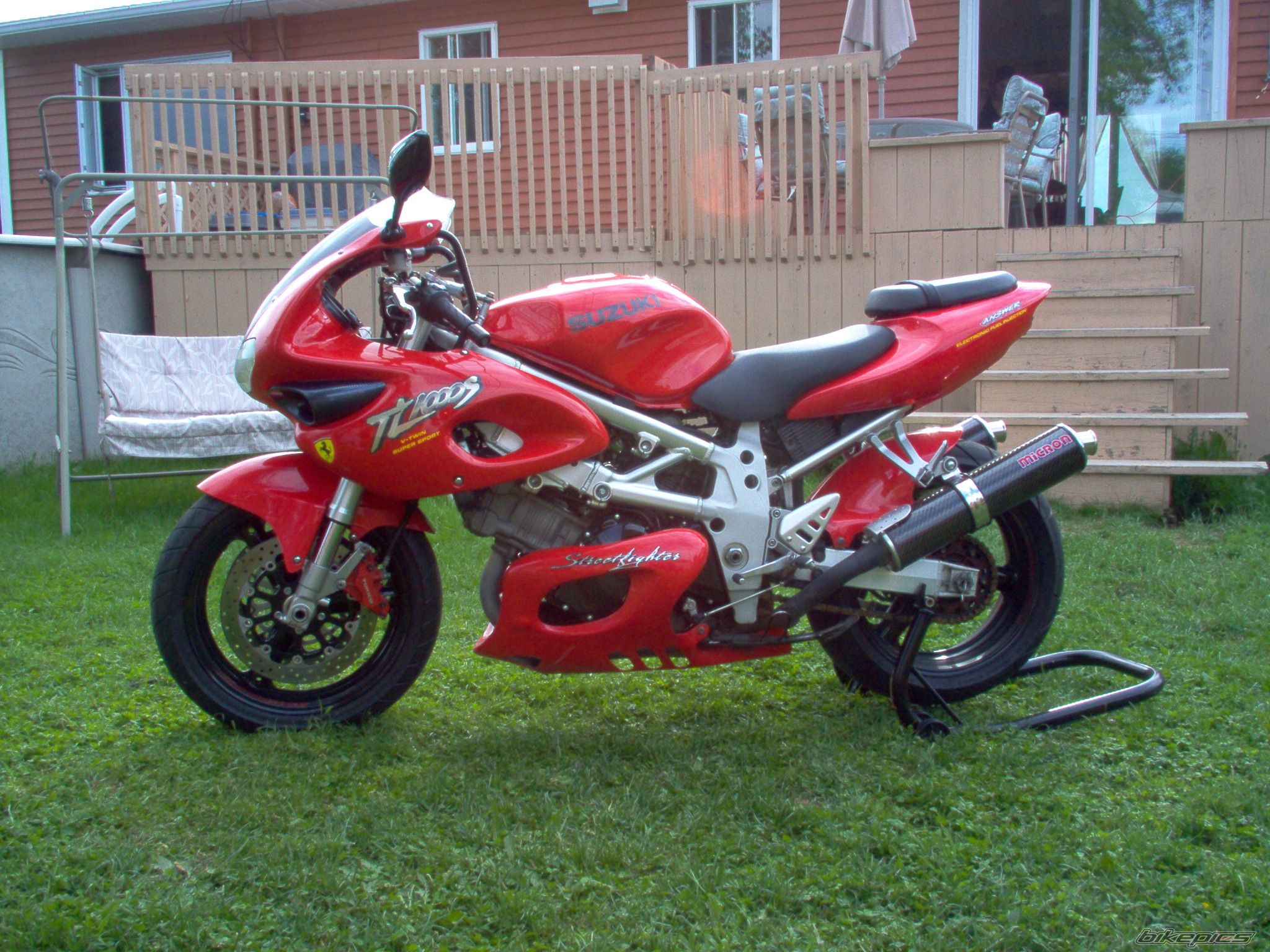 Photo 1519830