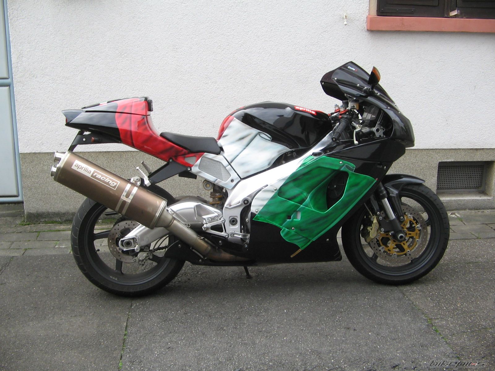 Photo 1520051