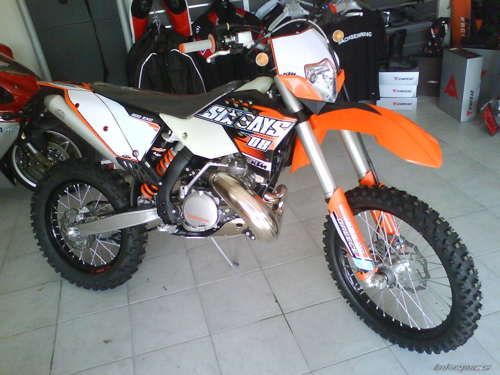 Photo 1523154