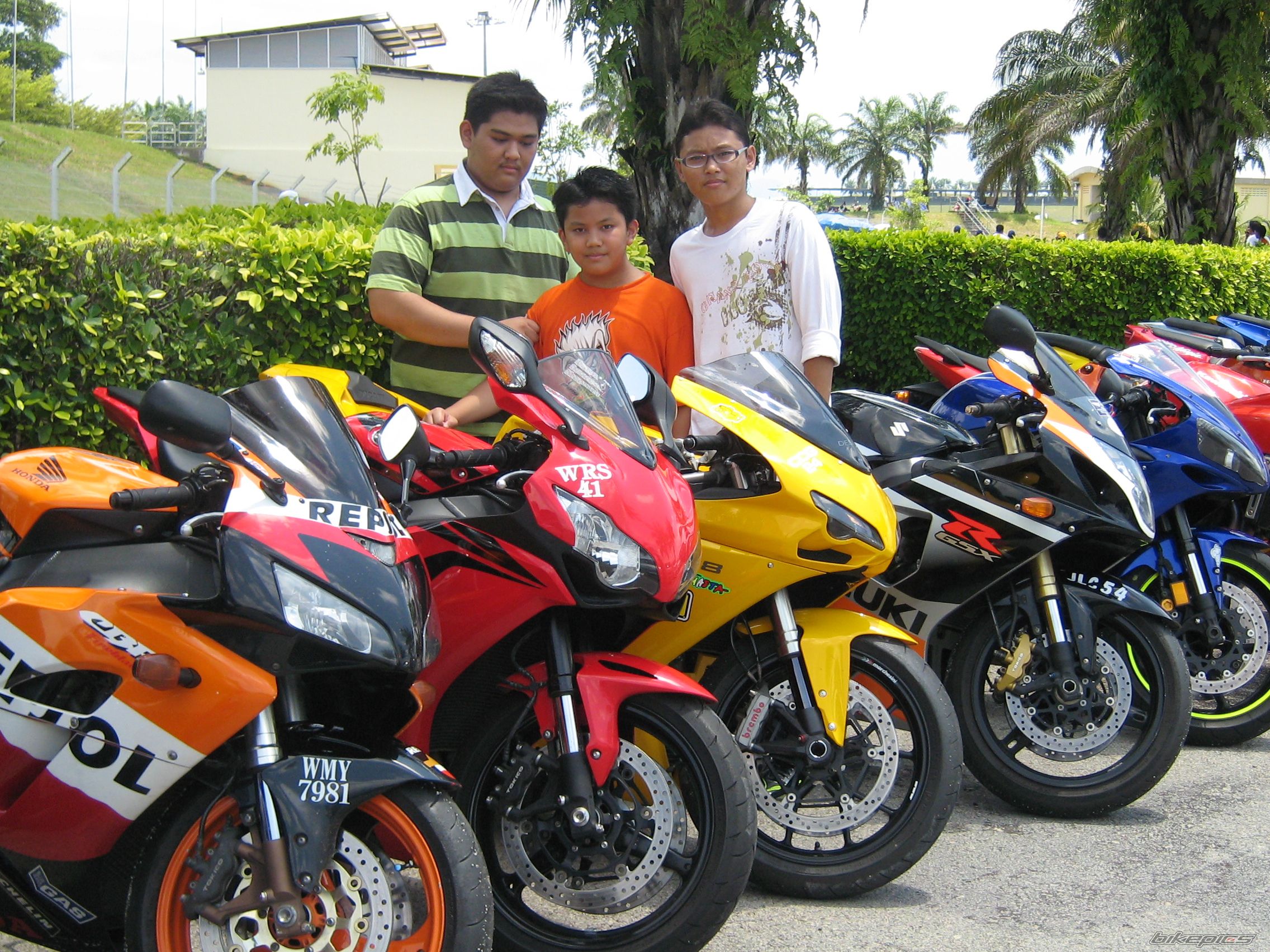 Photo 1523742