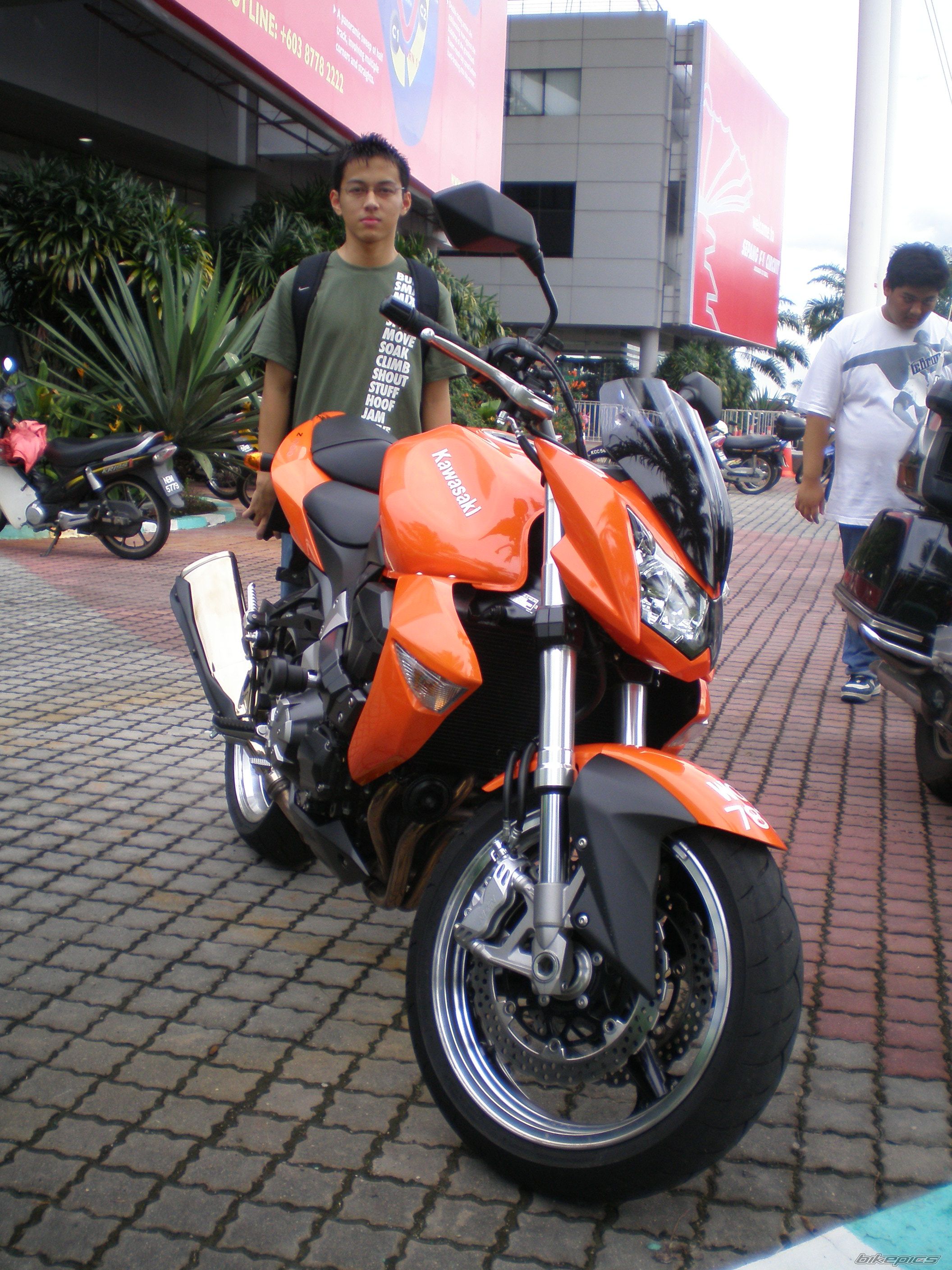 Photo 1523747