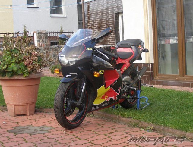 Photo 1523936