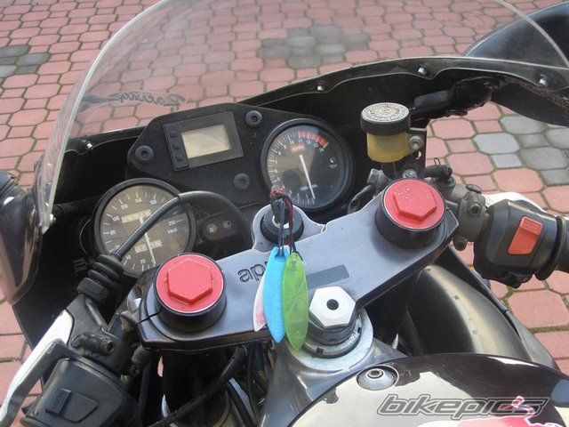 Photo 1523941