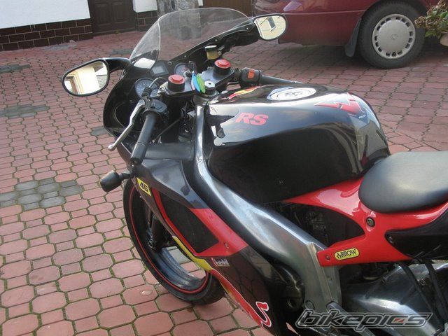 Photo 1523944