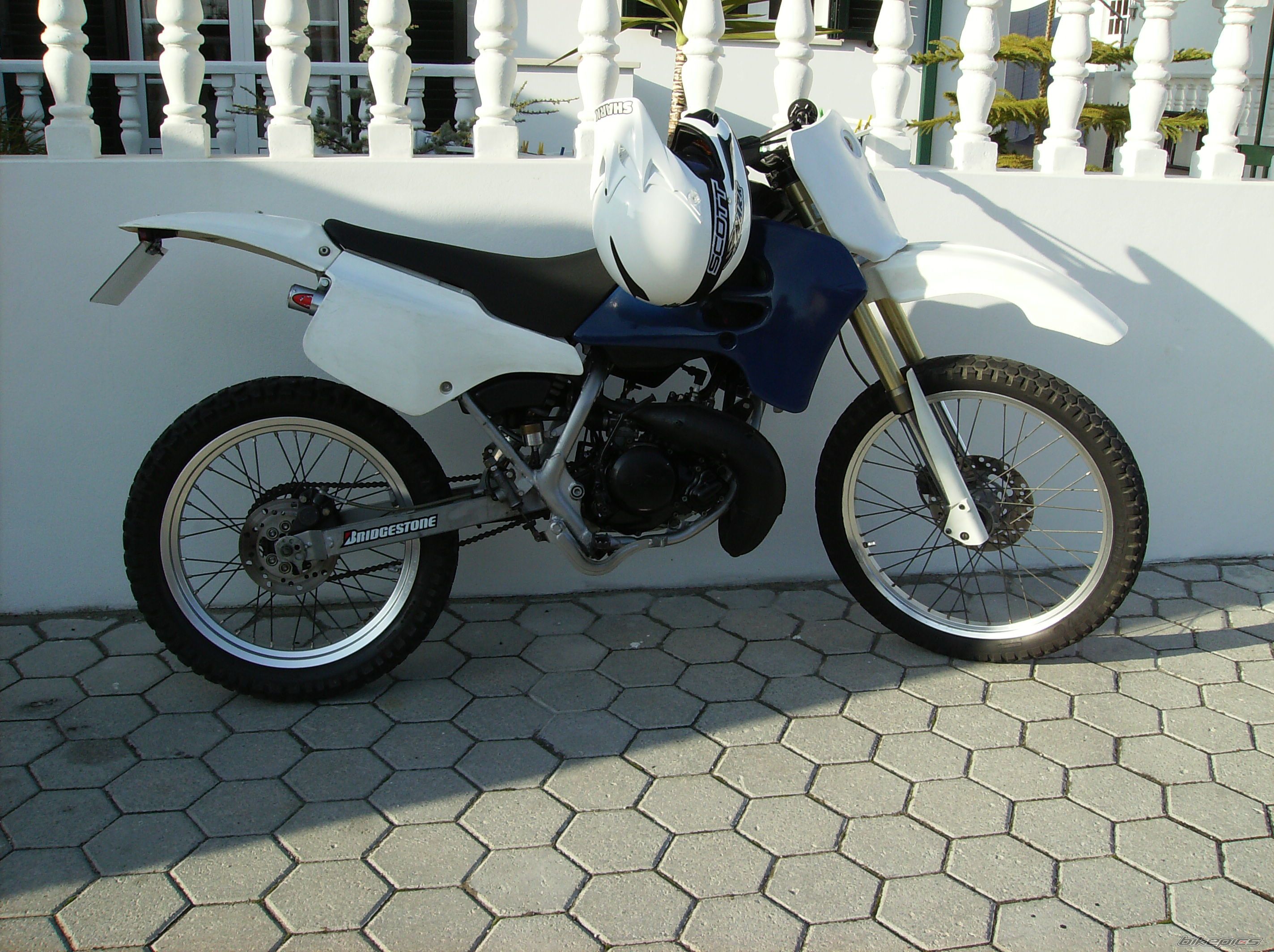 Photo 1523971