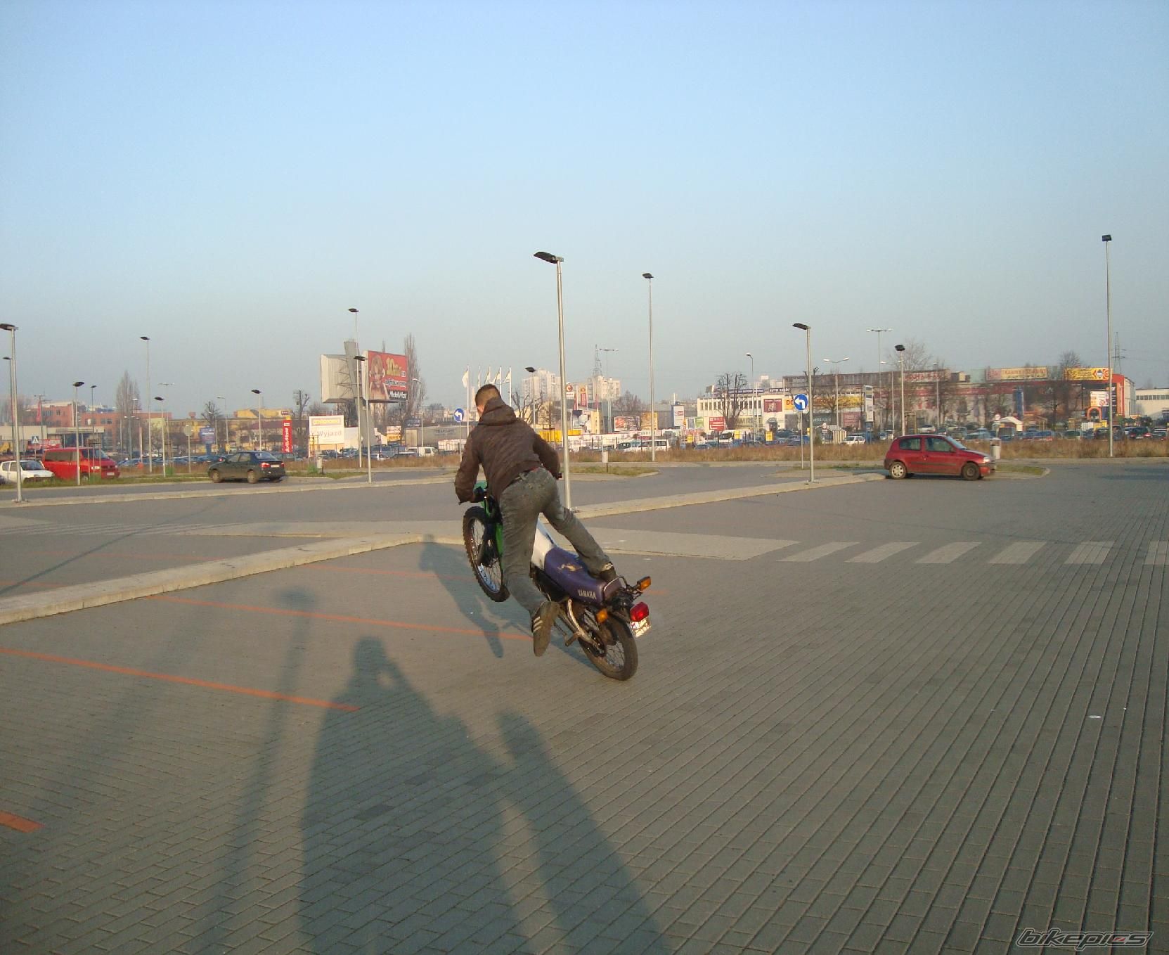 Photo 1523995