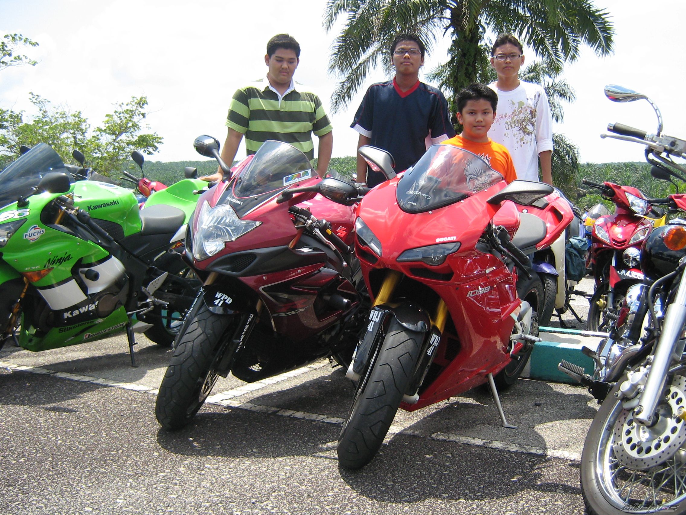 Photo 1524124